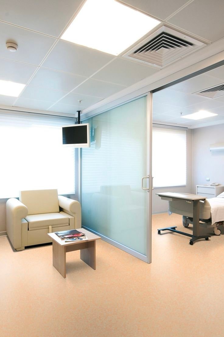 Homogeneous vinyl flooring for patient rooms